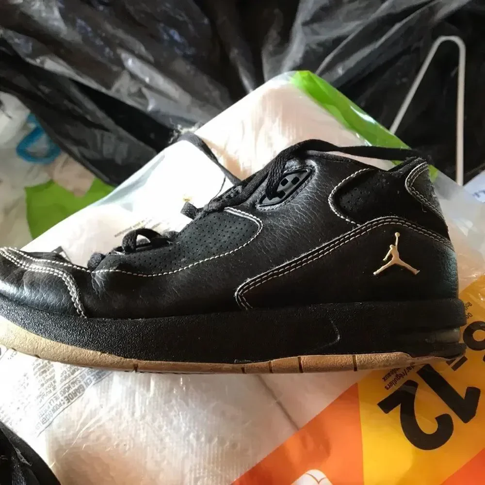 Black Jordan Sneakers sz. 5.5